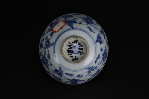 明福款敞口圈足青花花卉纹青白釉瓷碗