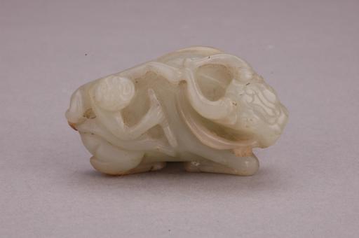 清牧童骑牛玉饰