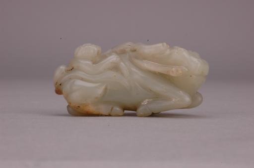 清牧童骑牛玉饰
