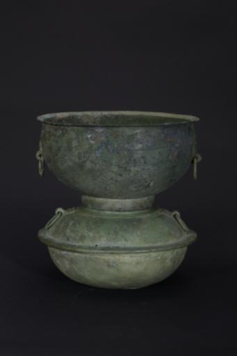 西汉铺首衔环席状箅孔铜甗