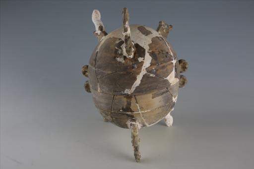 战国时期椭圆形直口环耳变异鹿状纽足彩绘泥质灰褐陶敦