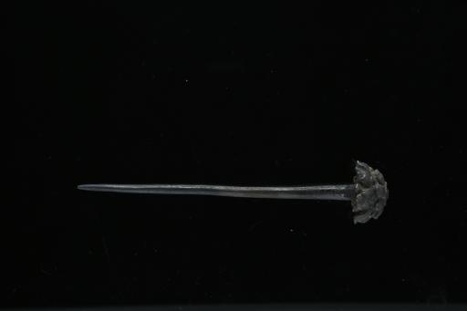 明重叠花瓣状银簪