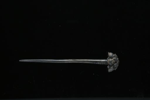 明重叠花瓣状银簪