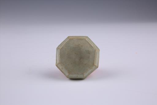 宋八边形青釉印泥瓷盒