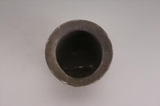 新石器时代城背溪文化鼓腹圜底绳纹夹砂灰褐陶釜
