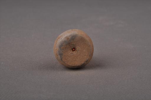 新石器时代大溪文化算珠形中穿夹细砂灰褐陶纺轮