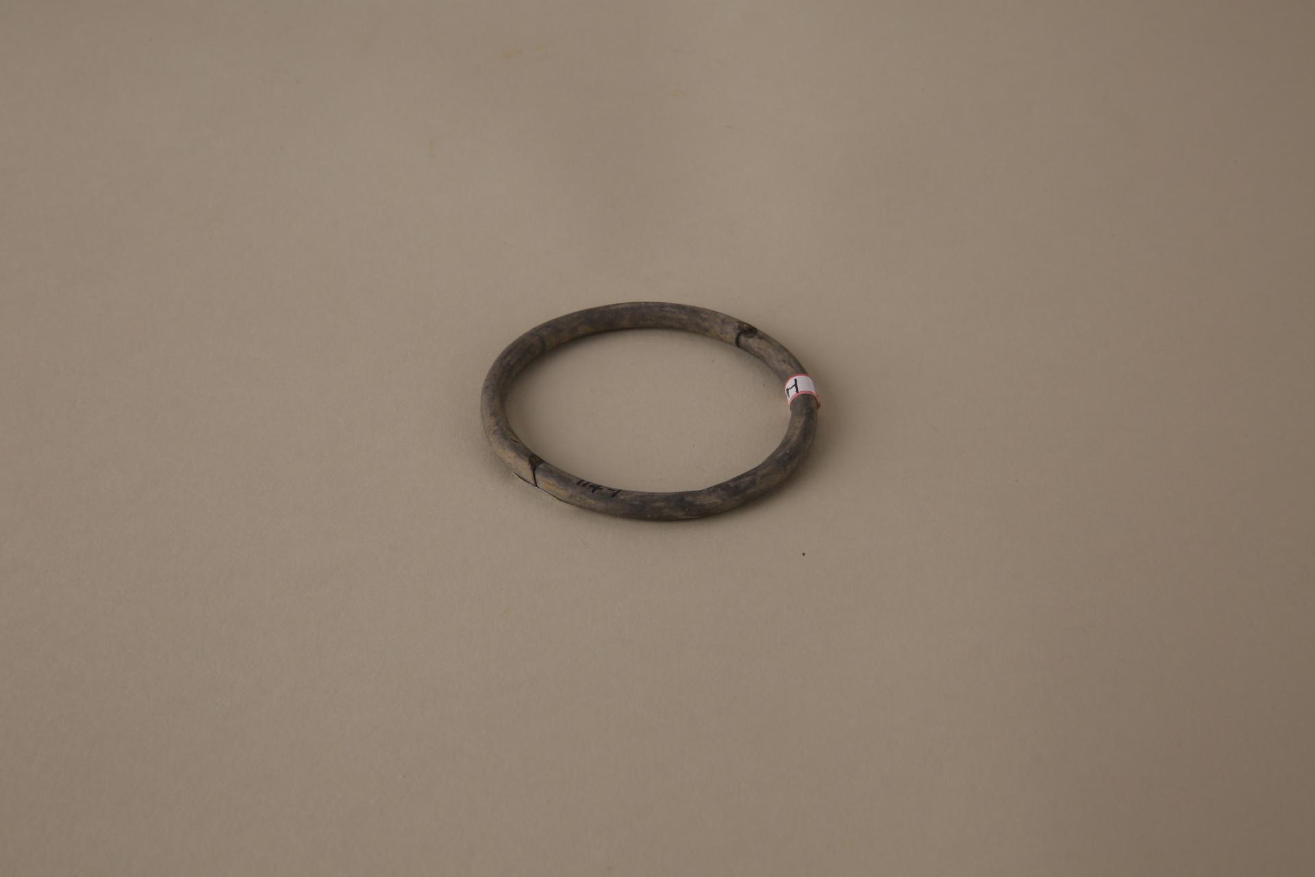 新石器时代屈家岭文化夹砂黑陶环