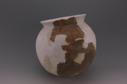 新石器时代城背溪文化鼓腹圜底绳纹夹砂褐陶釜
