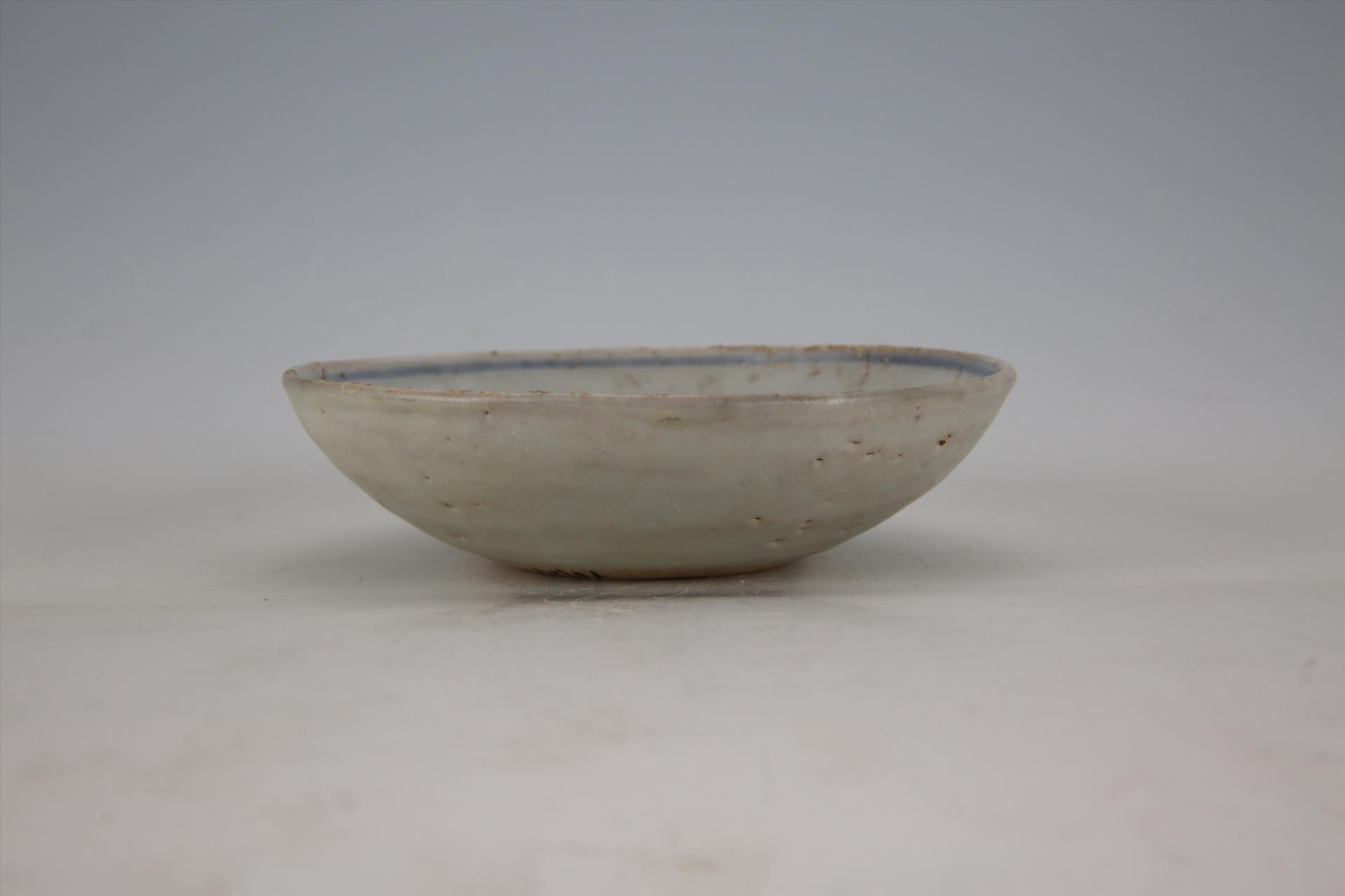 明金鱼花草纹青花瓷碟