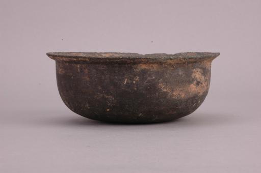 西汉敛口宽斜沿铜铫