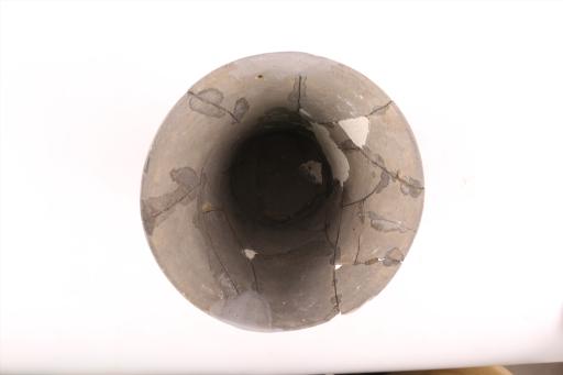 新石器时代屈家岭文化弧腹隐圈足黑陶杯