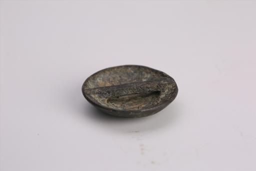 春秋时期圆形弧面铜扣件