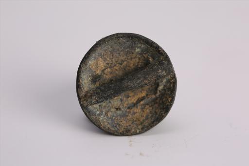 春秋时期圆形弧面铜扣件