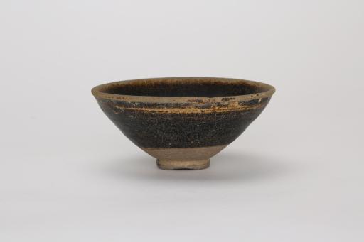 宋吉洲窑影青釉瓷碗