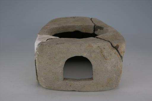 东汉鞋底形单釜眼半圆火门夹细砂灰陶灶