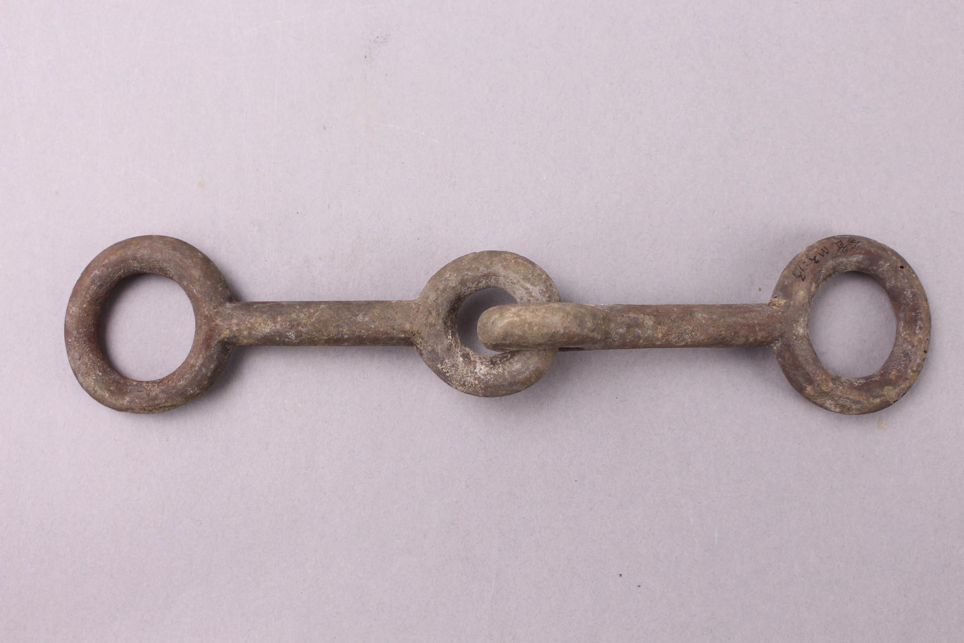 战国时期素面铜马衔