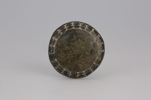 春秋时期圆形弧面联珠纹铜扣件