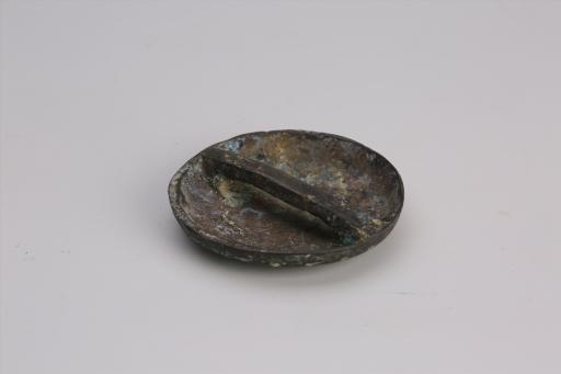 春秋时期圆形弧面联珠纹铜扣件