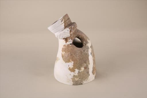 新石器时代大溪文化猪嘴形圆穿凸棱戳印点纹刻划线条纹中空夹砂红褐陶支座