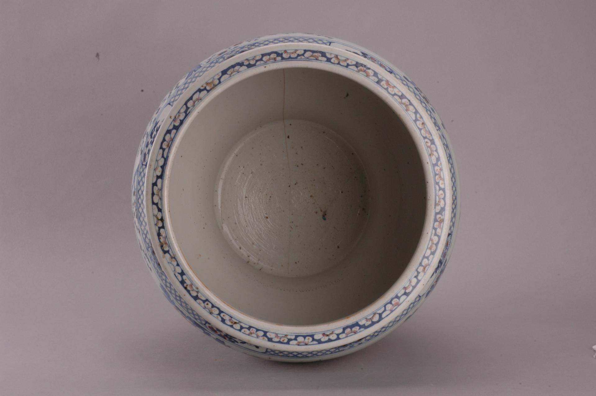 清道光青花釉里红孔雀牡丹纹瓷缸