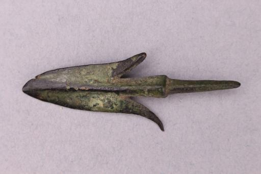 战国时期双翼圆铤铜箭镞