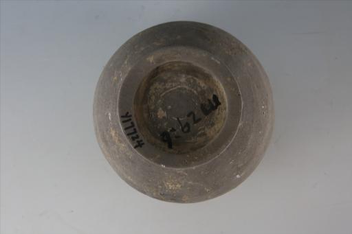 西汉弧壁圈足大环纽覆碗形盖宽瓦棱纹泥质灰陶盒