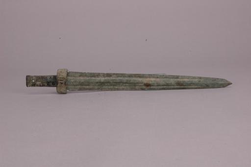 战国时代三角纹扁茎铜剑