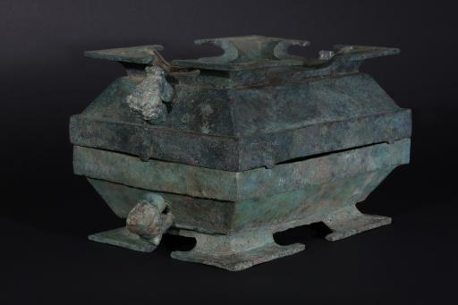 春秋时期兽首形耳铜簠