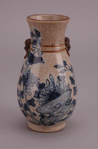 清光绪哥釉铺首环耳青花瓷瓶