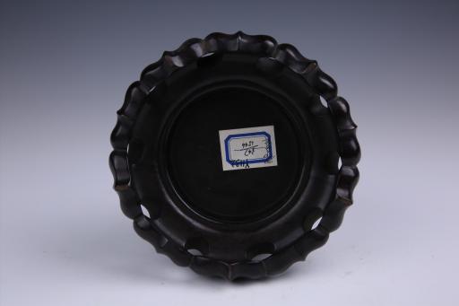 中华民国莲瓣形黑漆木器座