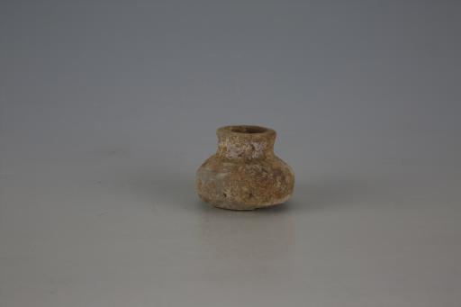 汉束颈扁腹泥质灰黄陶罐