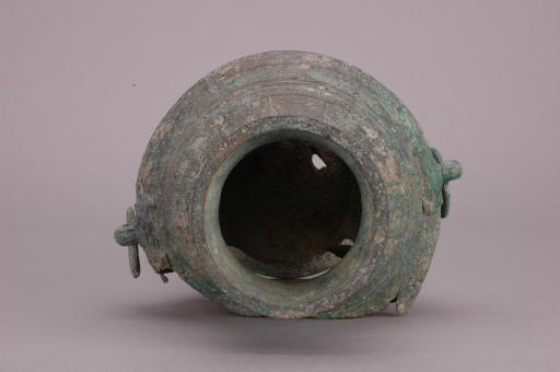 汉铺首衔环三角云纹柳叶纹铜壶