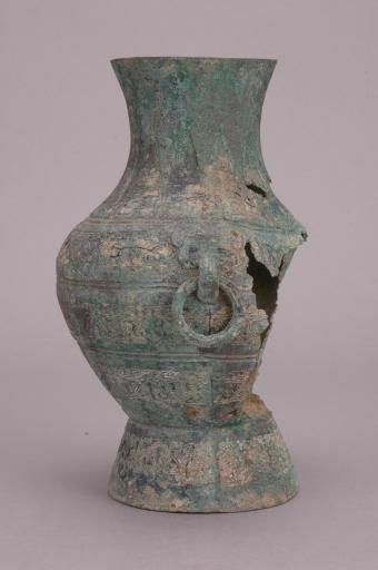 汉铺首衔环三角云纹柳叶纹铜壶