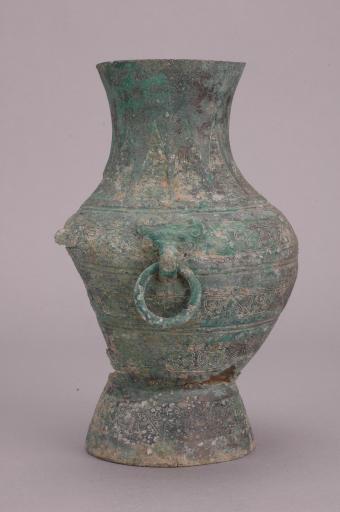 汉铺首衔环三角云纹柳叶纹铜壶