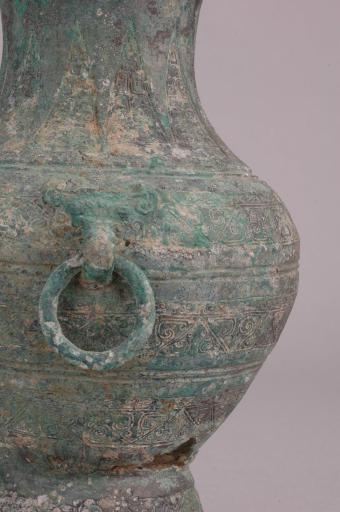 汉铺首衔环三角云纹柳叶纹铜壶