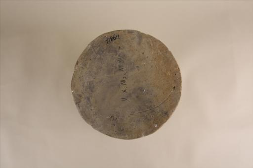 东汉直口方唇直腹平底泥质灰陶井