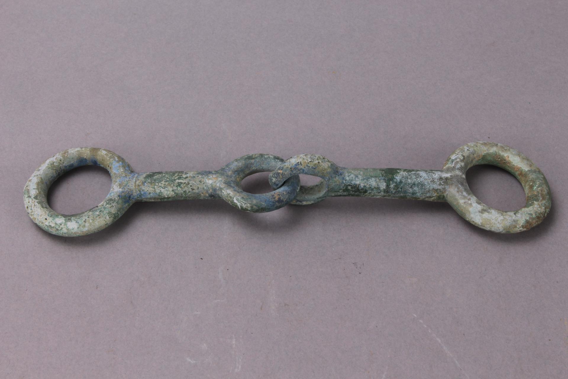 春秋晚期素面铜马衔