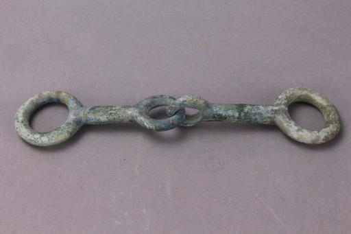 春秋晚期素面铜马衔