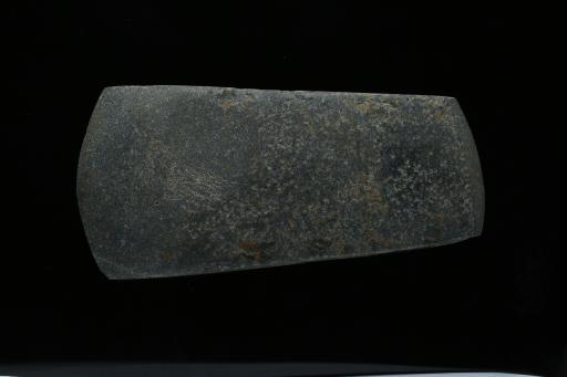 周弧刃青灰色石斧