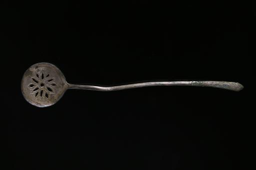 元漏勺形妆奁银具