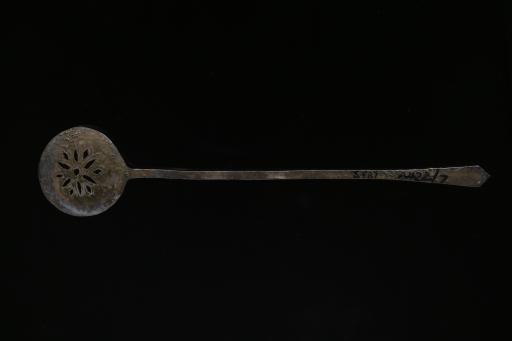 元漏勺形妆奁银具