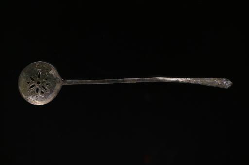 元漏勺形妆奁银具