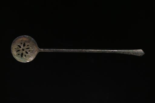 元漏勺形妆奁银具