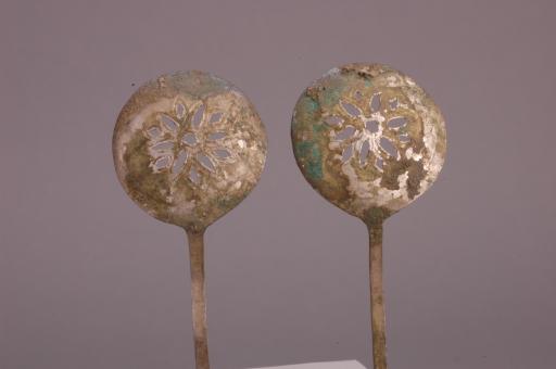 元漏勺形妆奁银具