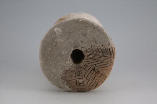 新石器时代大溪文化弧顶斜直壁刻划线纹红陶支座