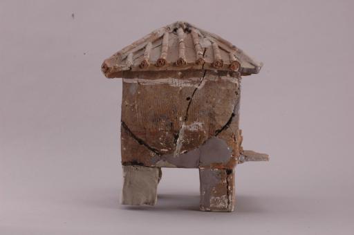 西汉庑顶式陶仓