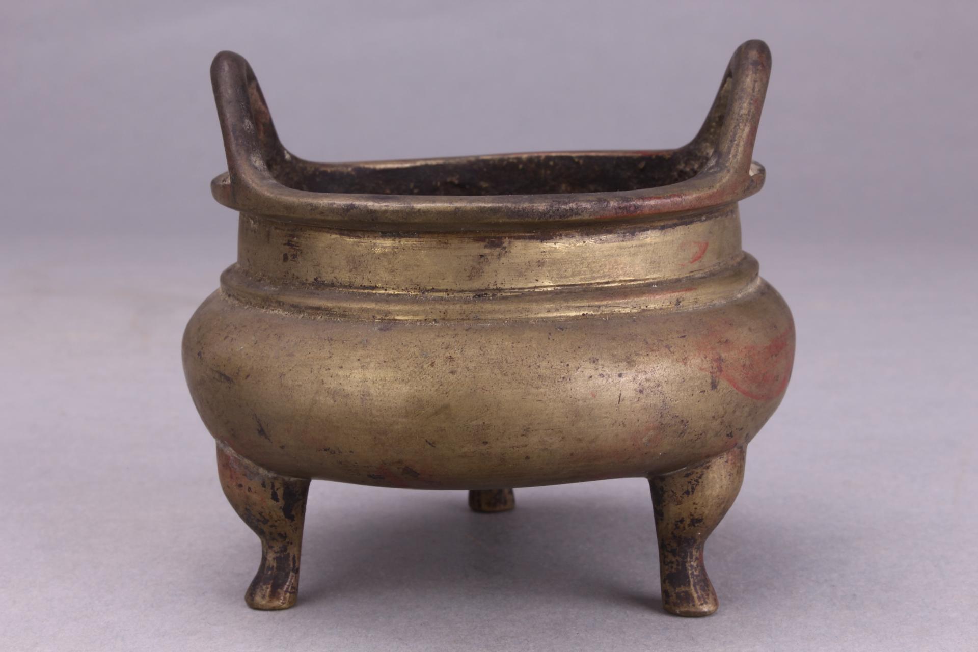 明宣德蹄足铜香炉