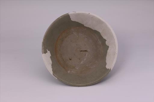 明敞口斜壁矮圈足青花瓷碗