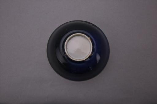 明敞口圈足蓝釉瓷碗