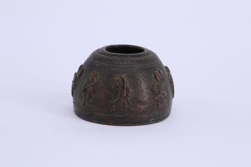 清八仙过海图勾连雷纹铜水盂